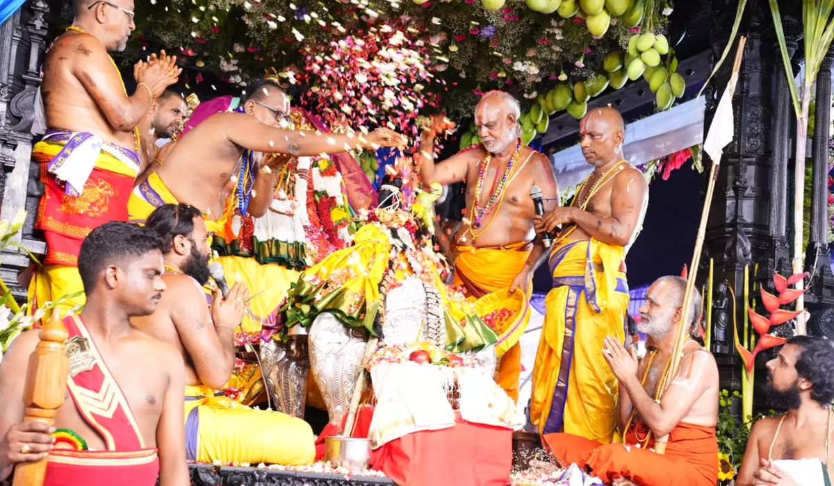 Sri Rama Navami | వైభవంగా భద్రాద్రి సీతారాముల కల్యాణోత్సవం
