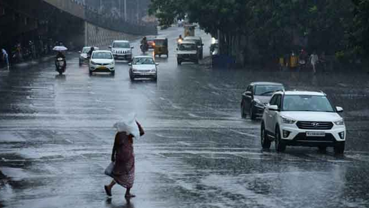 Rains | రాష్ట్రంలో నాలుగు రోజులపాటు భారీ వర్షాలు.. హైదరాబాద్‌ వాతావరణ కేంద్రం వెల్లడి